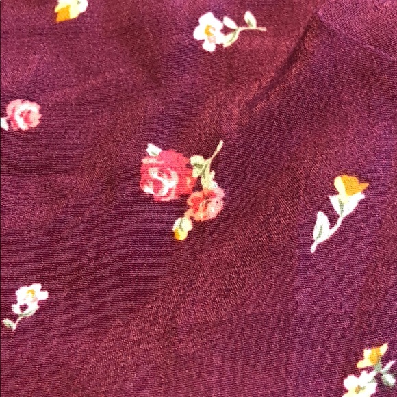 FOREVER 21 crop flower top! - Picture 5 of 6